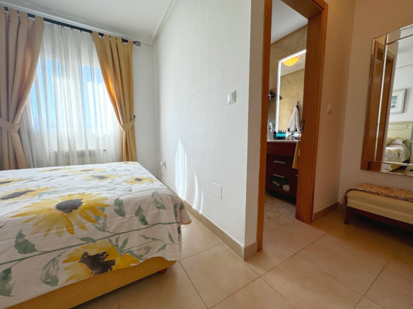 MM033 walk in bathroom