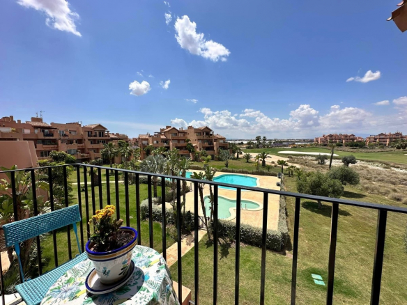 MMGR018 balcony views