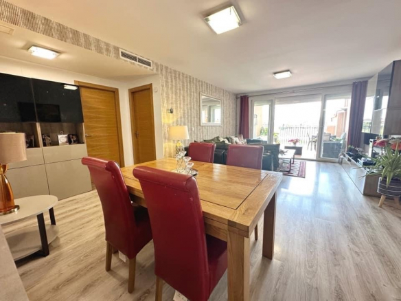 MMGR018 furnished living room