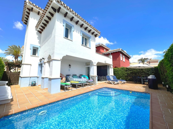 MMGR027 private pool