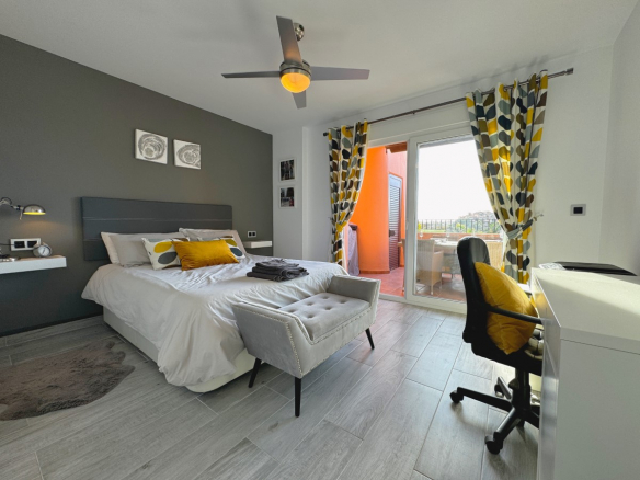 MMGR028 master bedroom