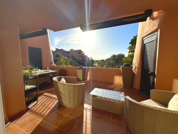 MMGR028 sunny terrace