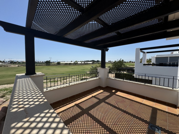 MMGR032 shaded terrace