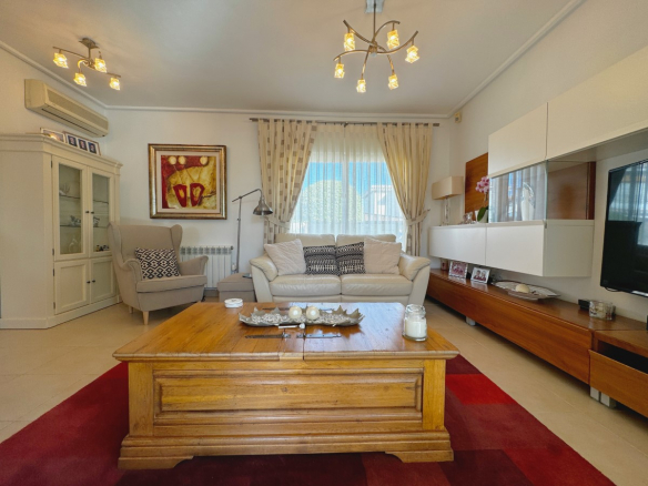 MMGR033 fully furnished living room