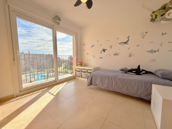 MMGR041 bedroom pool view