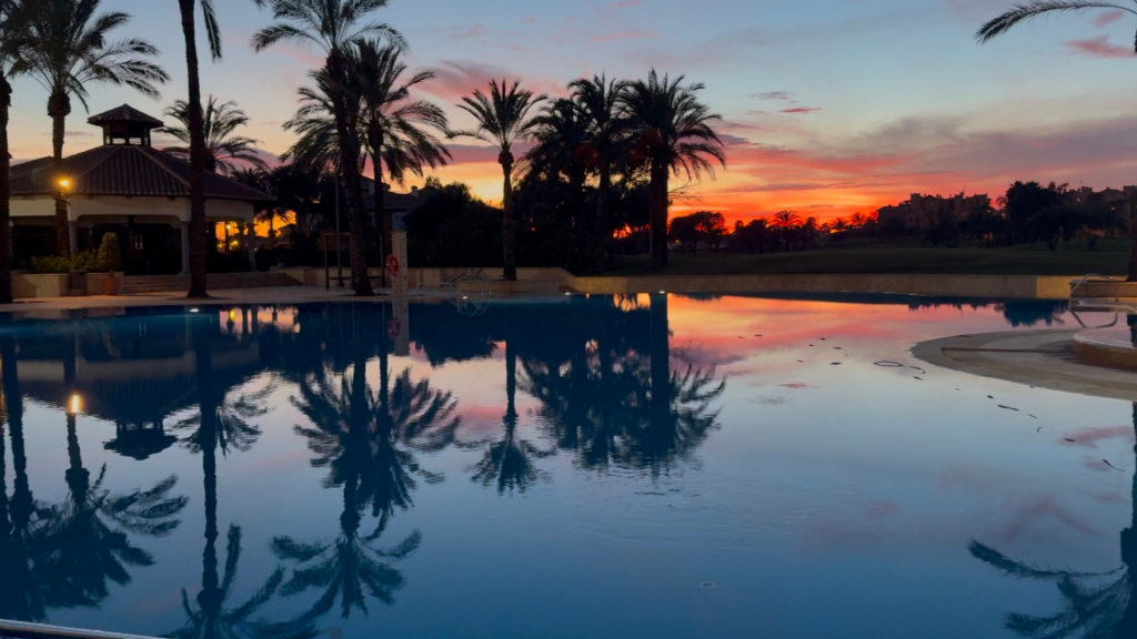 Mar Menor Golf Resort Guide - photo of the resort at sunset