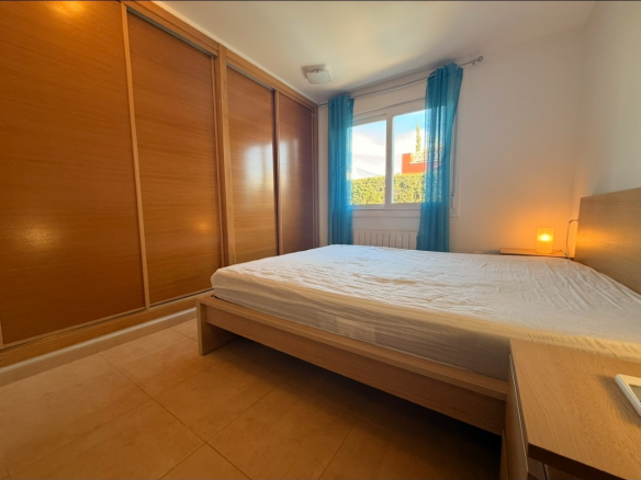 MMGR045 main bedroom