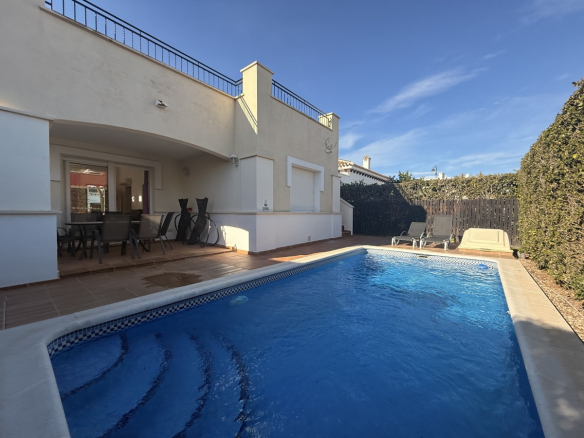 MMGR045 swimming pool