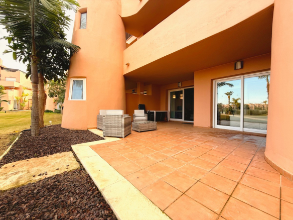 MMGR046 outside terrace