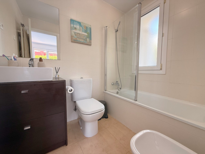 MMGR053 bathroom
