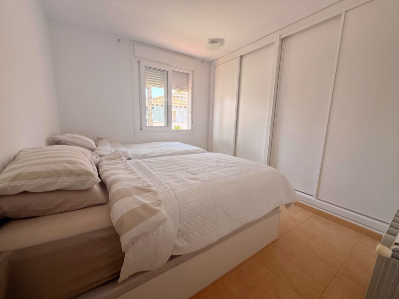MMGR053 bedroom