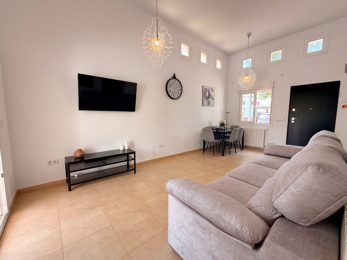 MMGR053 living room